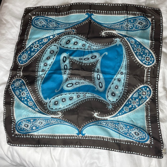 Vintage Silk Paisley Bloomingdales Scarf - Picture 4 of 4